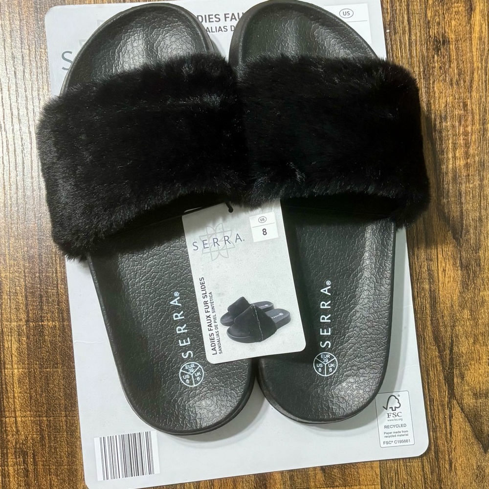 NWT Serra Black Faux Fur Sandals